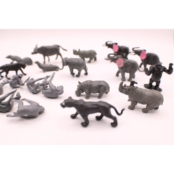 Vintage Plastic Animal Figurines Jungle Safari Set Mix Lot 20+ Mini Toy Collect - Picture 4 of 8